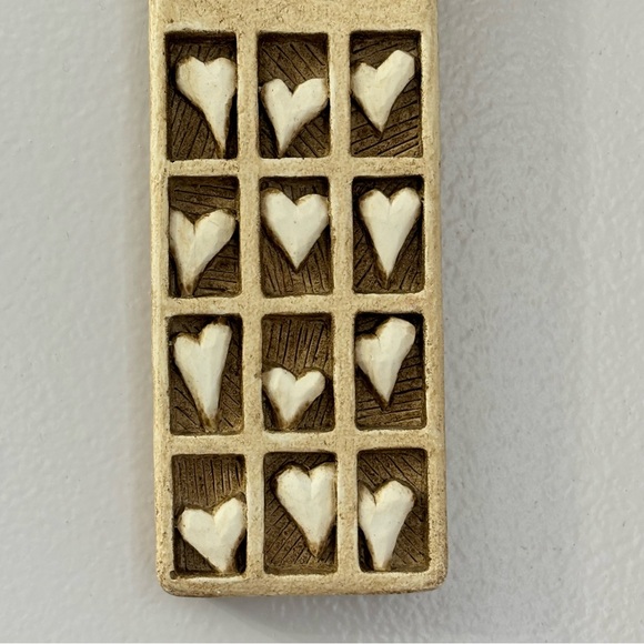 Sweet Quote Wall Plaque "Kiss Often, Lips never wear out"! Hearts & Couple Goals - Picture 2 of 10